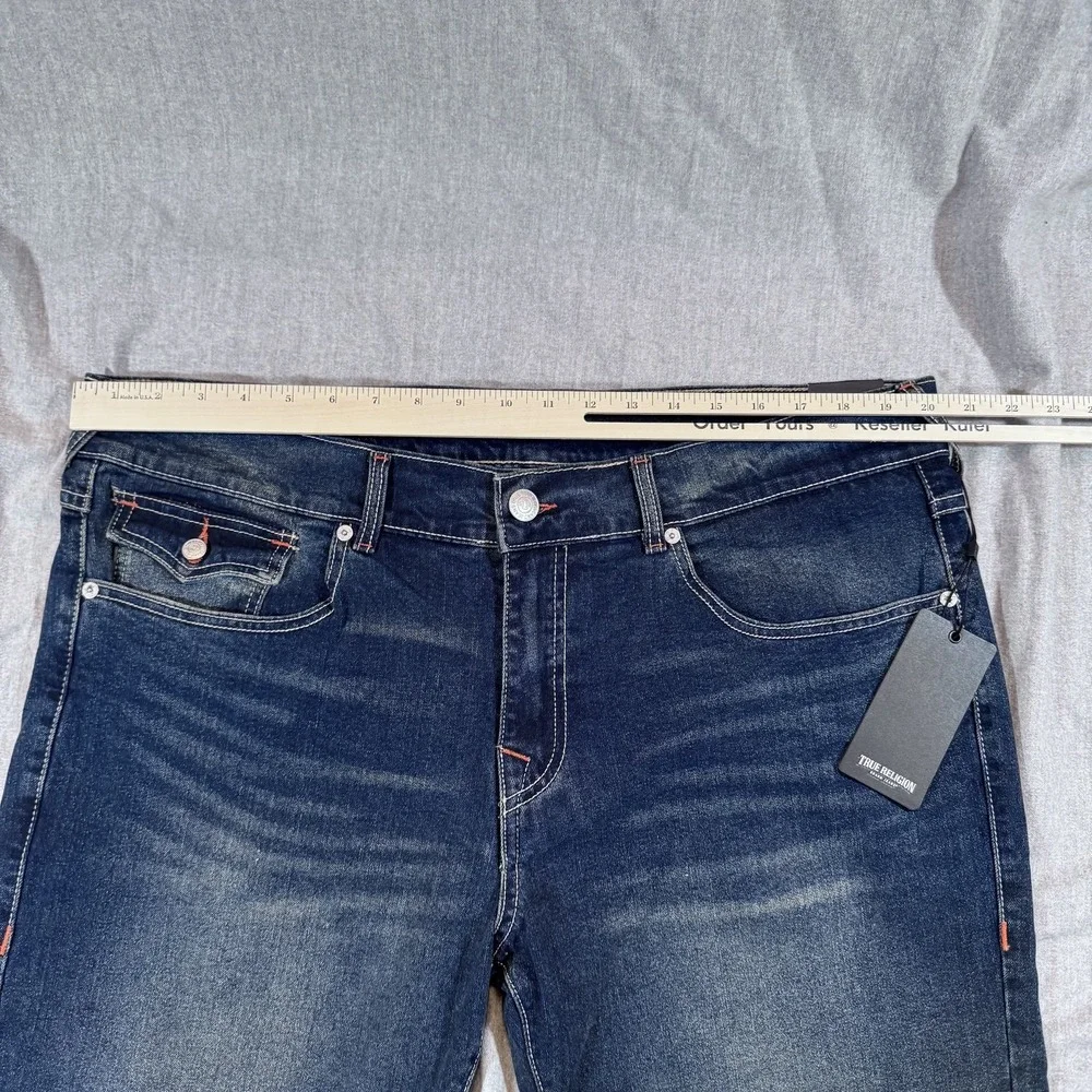 True Religion Jeans Mens 38X32 Geno Relaxed Slim SN Flap Denim Medium Wash‎